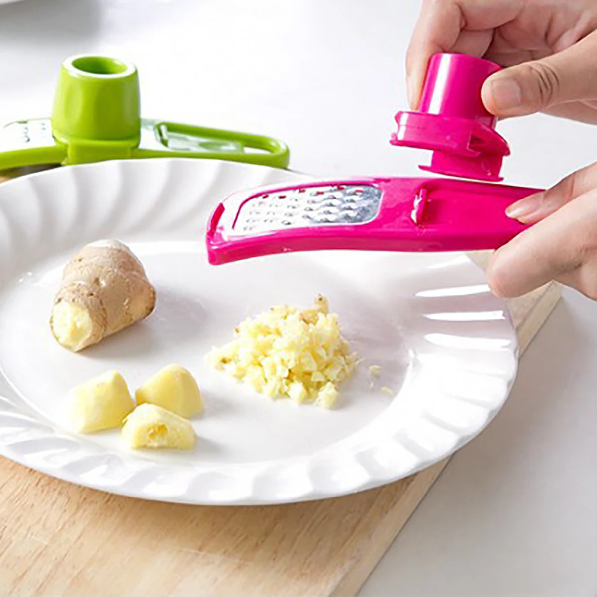🧄 Ginger & Garlic Grater – Effortless Flavor in Seconds!
